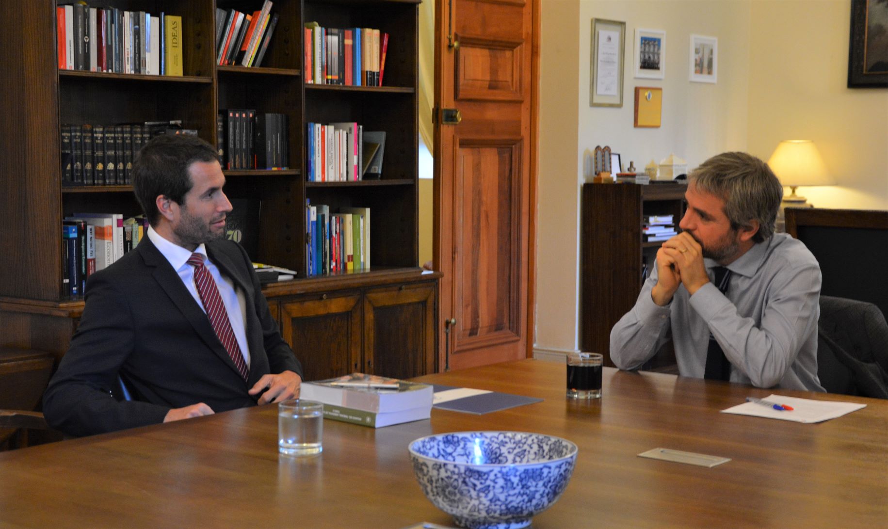 Ministro Ruiz se reúne con ministro Segpres para plantear necesidad de prontos nombramientos en cargo vacantes