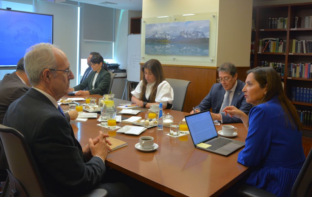 Ministros del Consejo de Estado de Colombia y Tribunal Supremo de España realizaron visita al Segundo Tribunal Ambiental